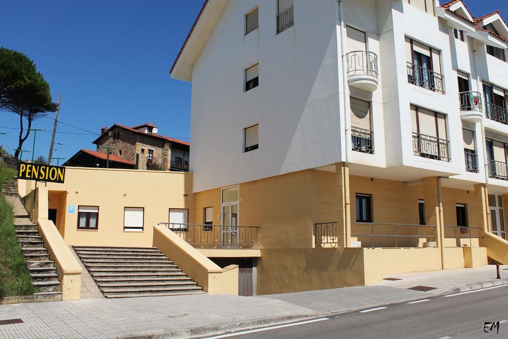 Pension Vega De Pas Comillas Exteriör bild