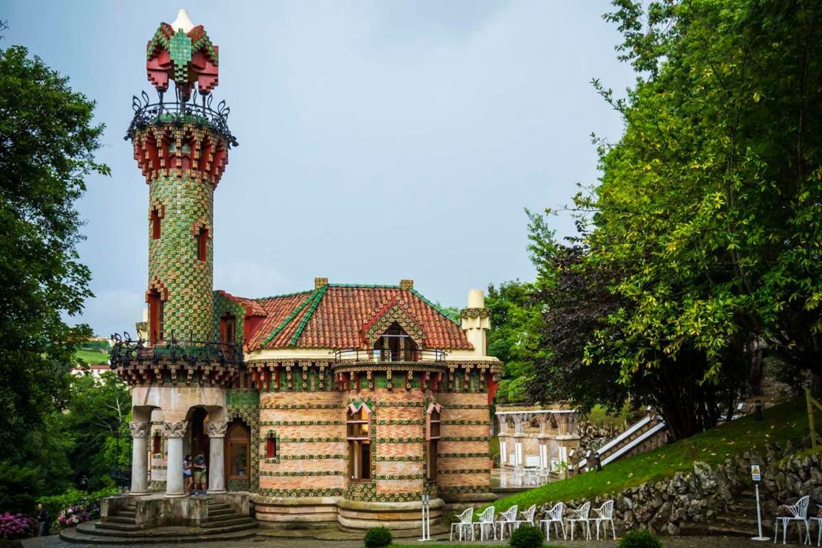 Pension Vega De Pas Comillas Exteriör bild